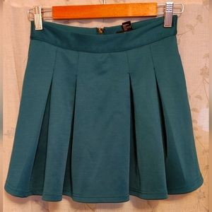 Forever 21 emerald miniskirt